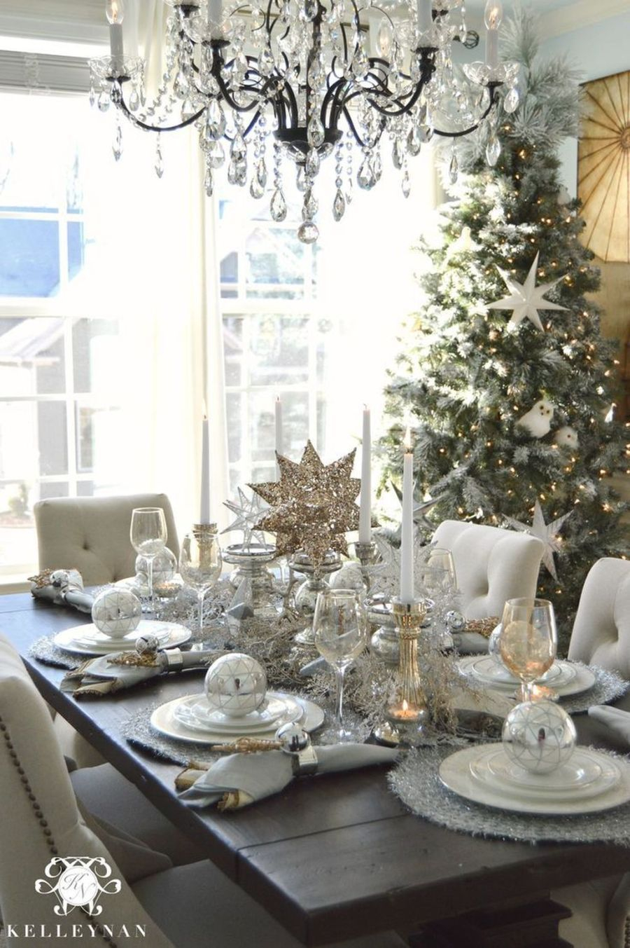 48 Beautiful Winter Dining Room Table Decor Ideas Which You with regard to size 900 X 1353