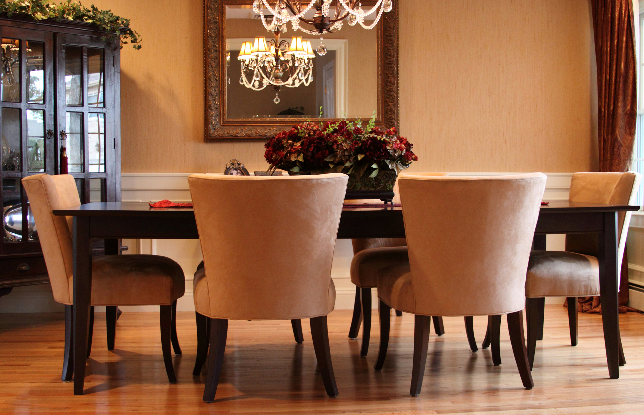 6 Best Colors For Your Dining Room According To Feng Shui with sizing 2157 X 1389