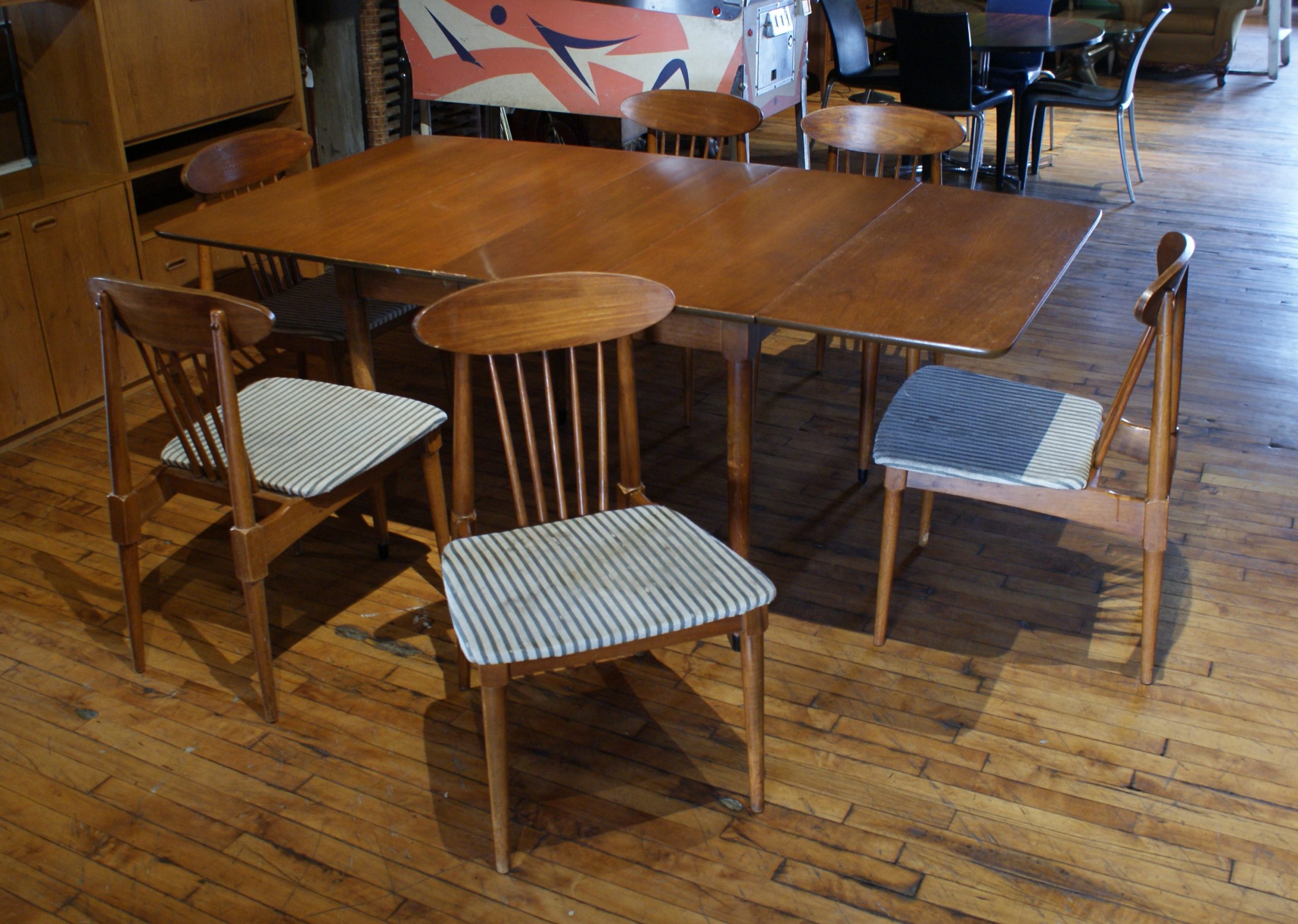 Kroehler Mcm Dining Set W 6 Chairs 2 Leaves Salvage One with regard to dimensions 2977 X 2120