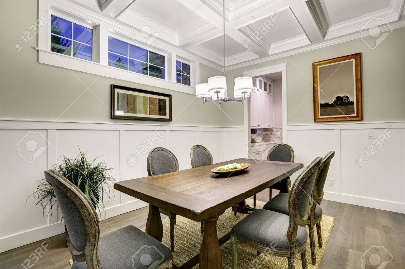 Lovely Craftsman Style Dining Room With Coffered Cealing Over with regard to dimensions 1300 X 866