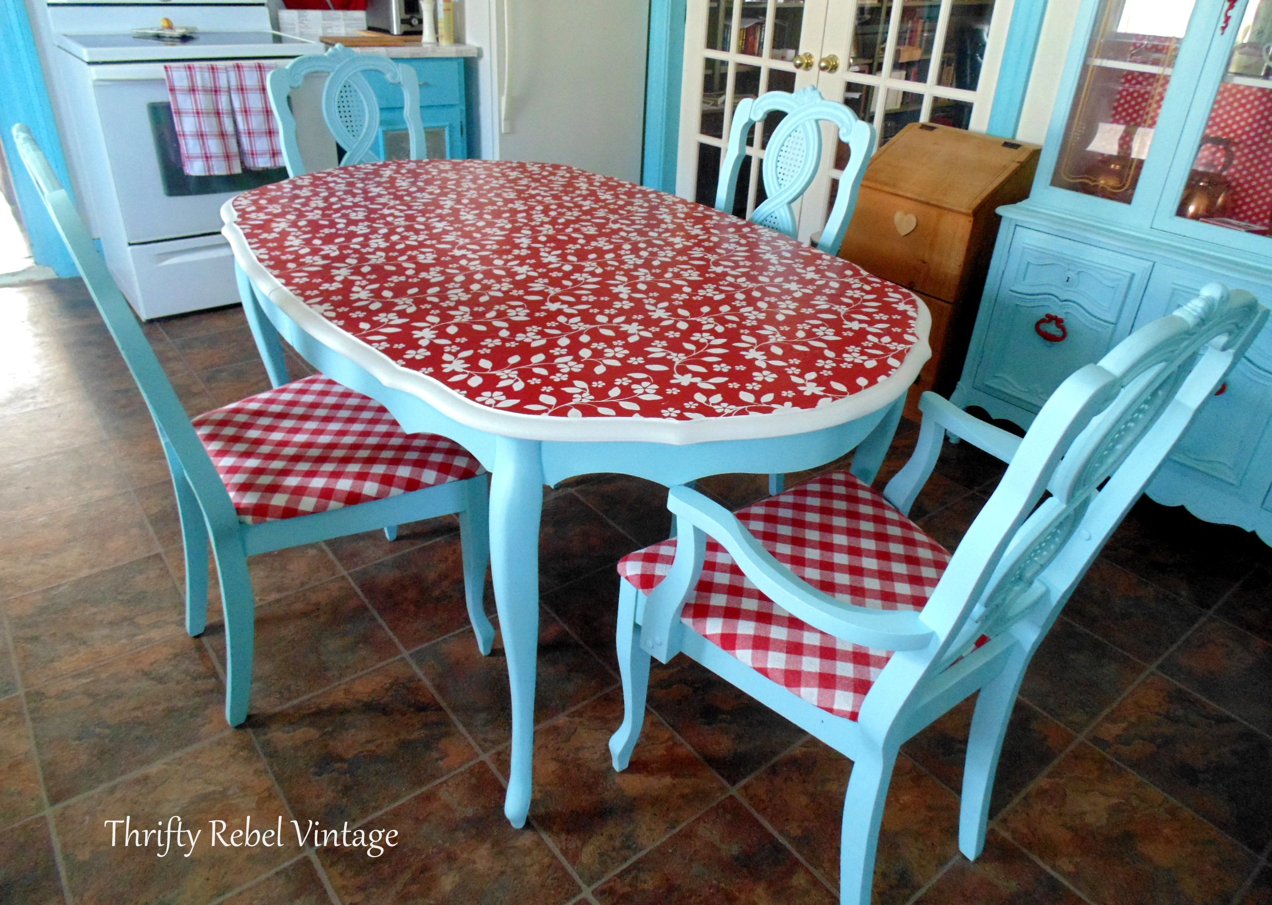 My Kitchen Table Makeover Is Blooming Old Kitchen Tables regarding measurements 2550 X 1813