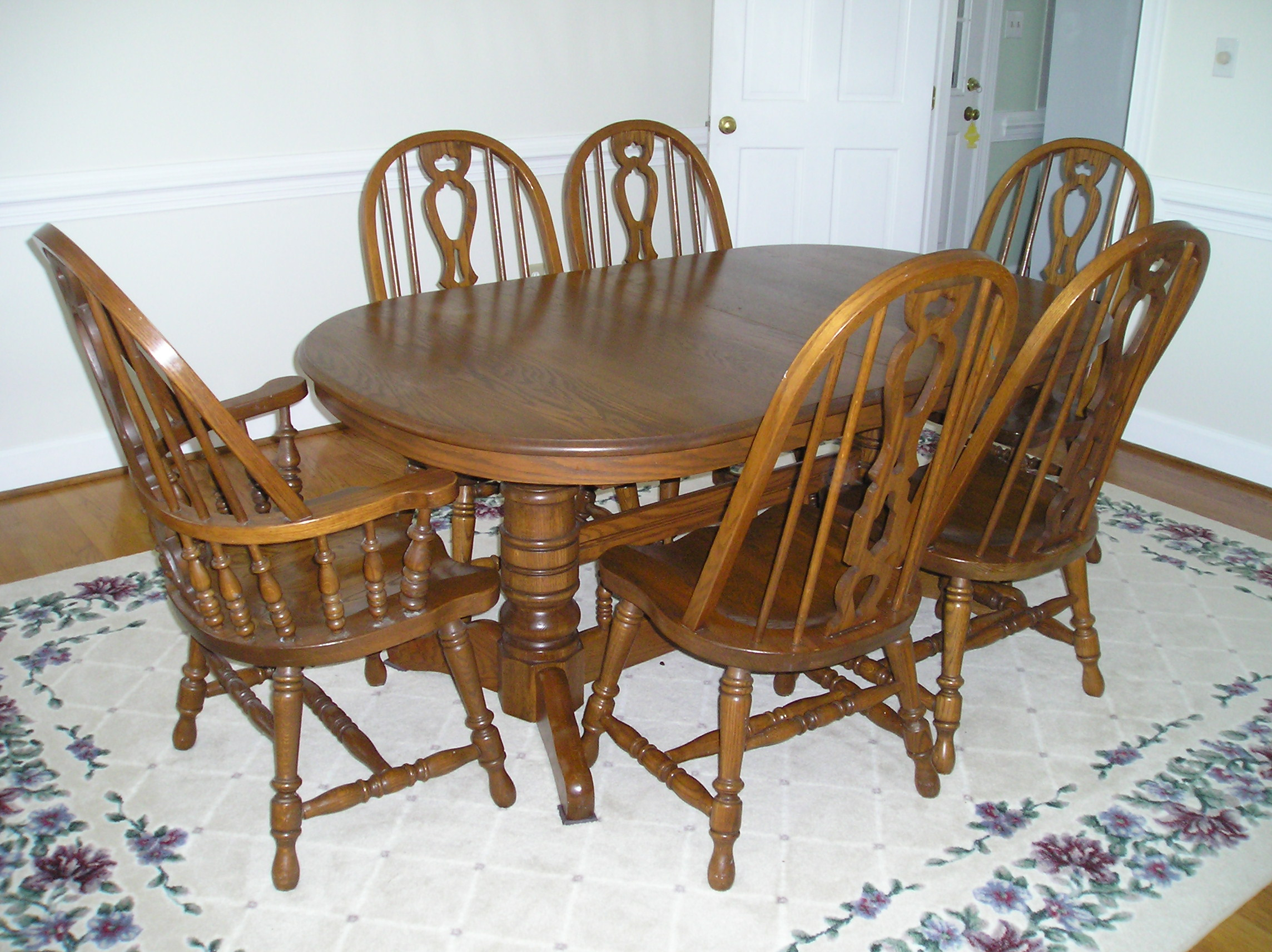 Oak Dining Room Set Sold for measurements 2288 X 1712