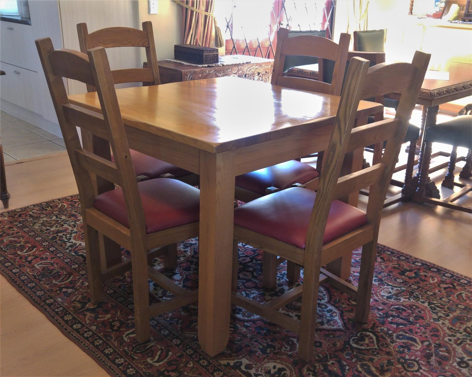 Solid 4 Seater Oak Dining Room Suite With 4 Matching Chairs Chairs Have Drop In Seats And Are High Backedrecently Reupholstered Excellent in size 1536 X 1228
