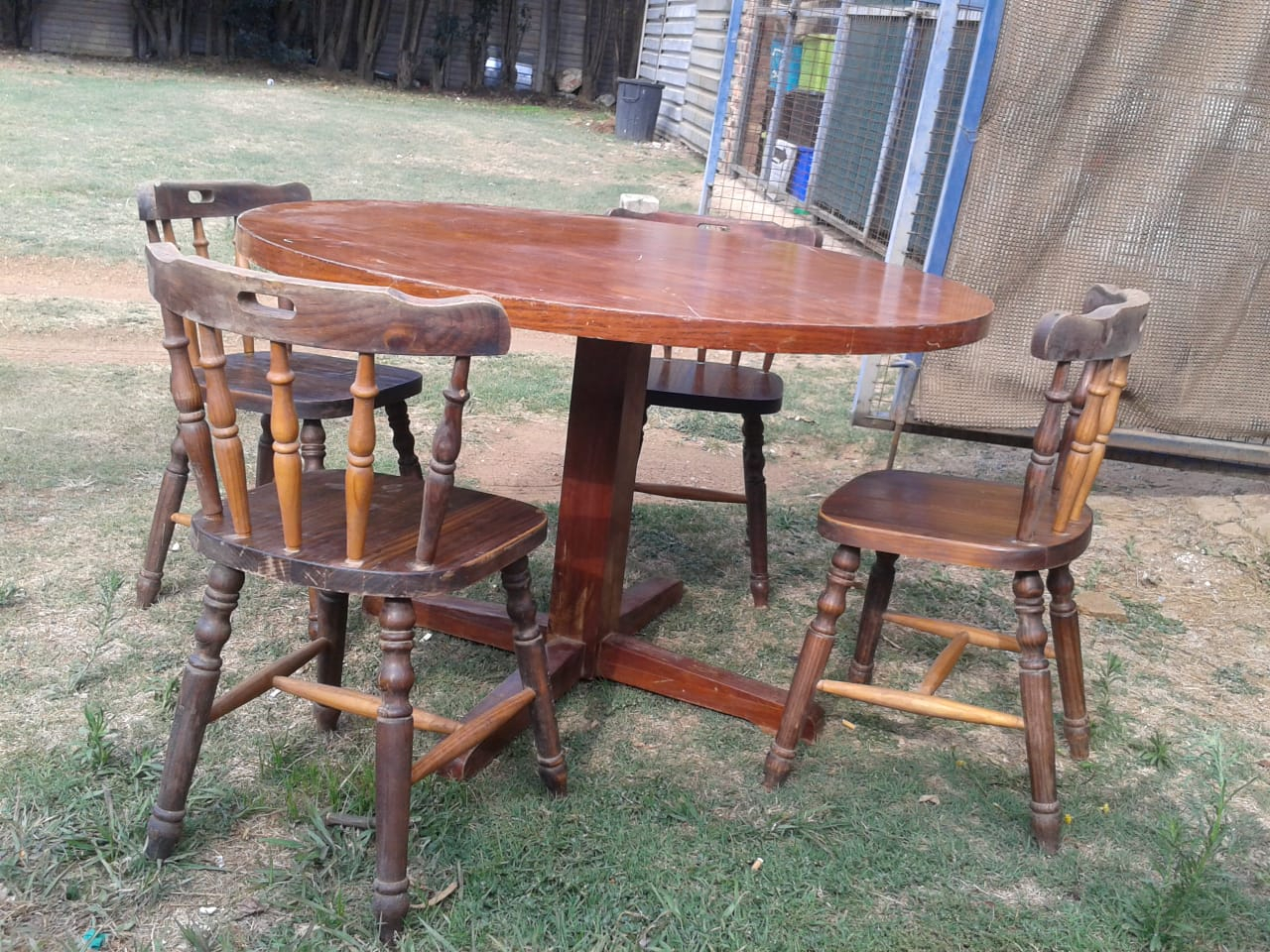 Wooden Round Dining Room Table And 4 Chairs in dimensions 1280 X 960